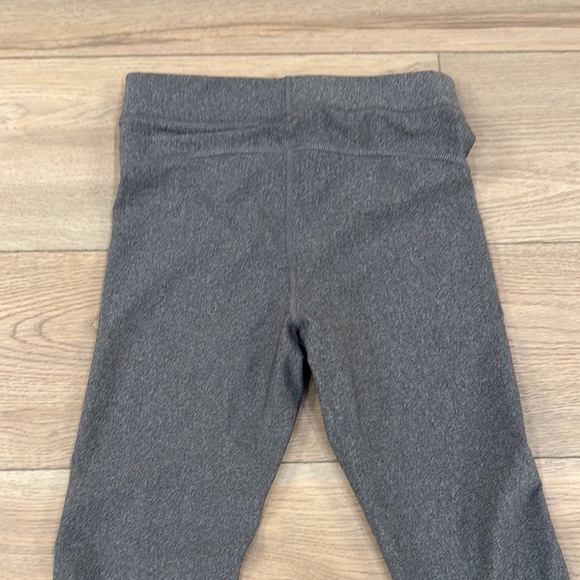 Under Armour Women’s Gray and White Compression Performance Colorblock Leggings - Picture 9 of 9